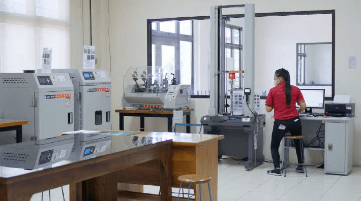 Industrial pressing machine